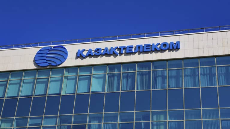 Компания казахстанского миллионера увеличила свою долю в «Казахтелекоме»