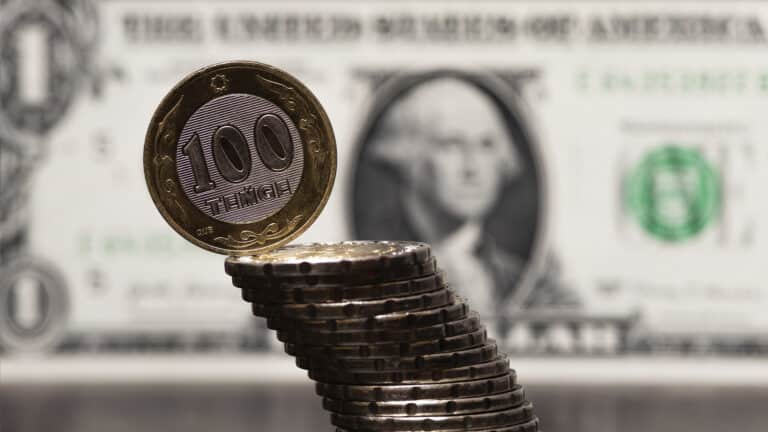 Halyk Finance: курс тенге к концу года составит 550–560 за доллар