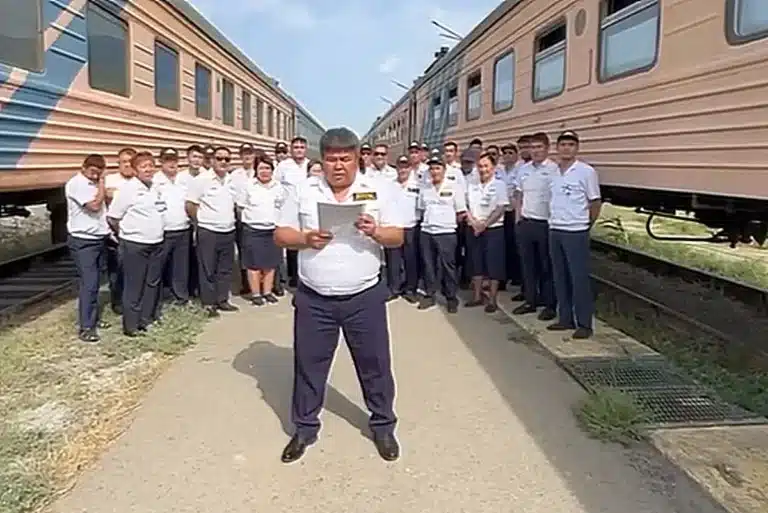 Маңғыстау – Ақтөбе пойызының жолсеріктері Тоқаевқа үндеу жариялады