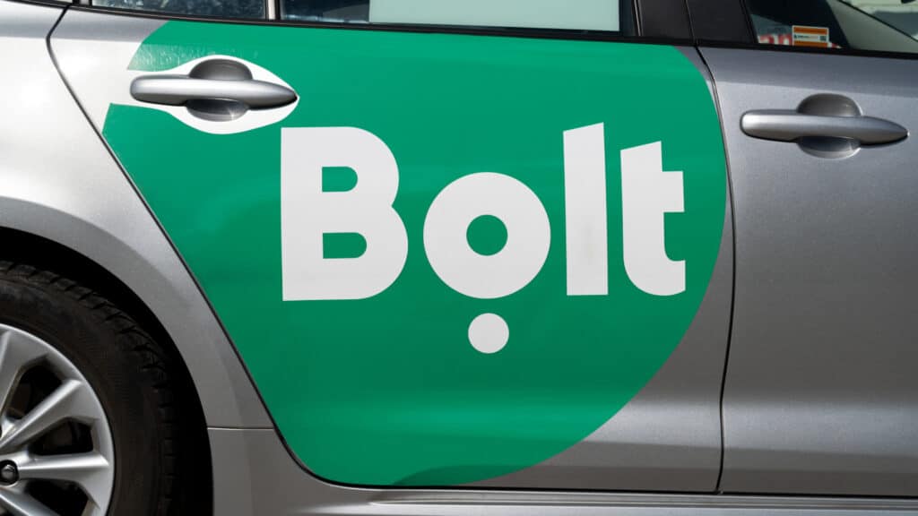 У крупнейших сервисов такси в Казахстане появится конкурент