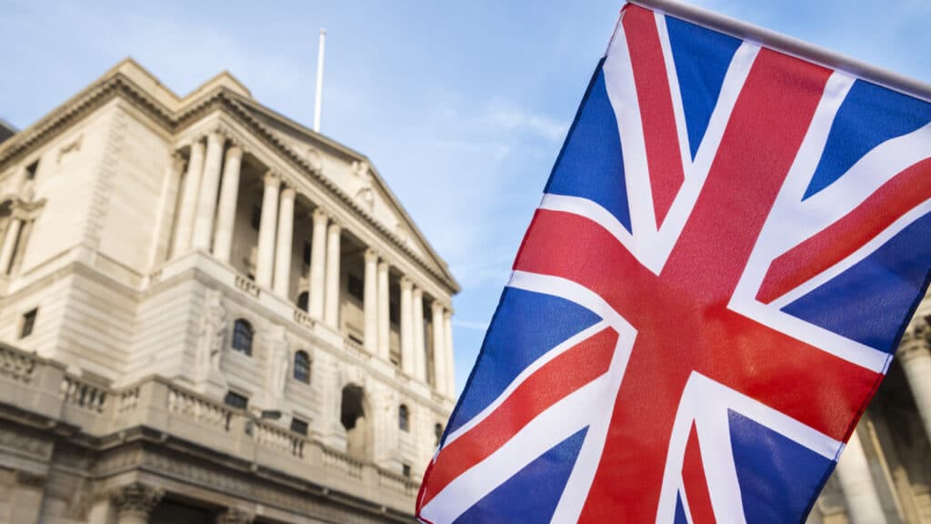 Банк Англии снизил ключевую ставку до 4%