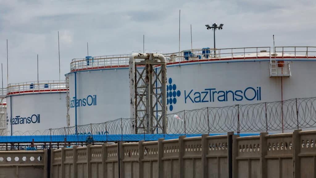 Топ-менеджеры «КазТрансОйла» заработали полмиллиарда тенге в 2024 году