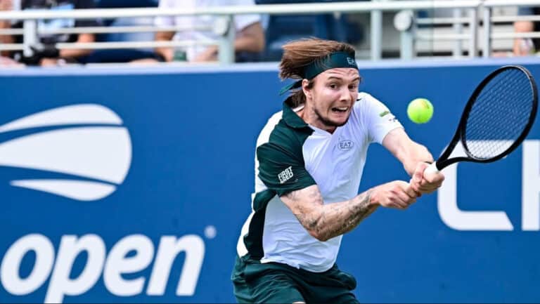 Бублик стартовал в Нью-Йорке победой над чемпионом US Open-2014