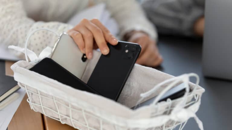 South Korea to ban smartphones in classrooms