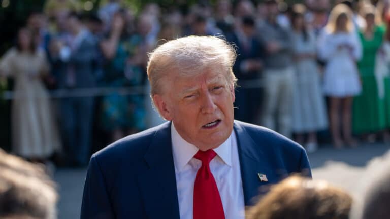 Trump rips into Christie, TV networks after heated interview