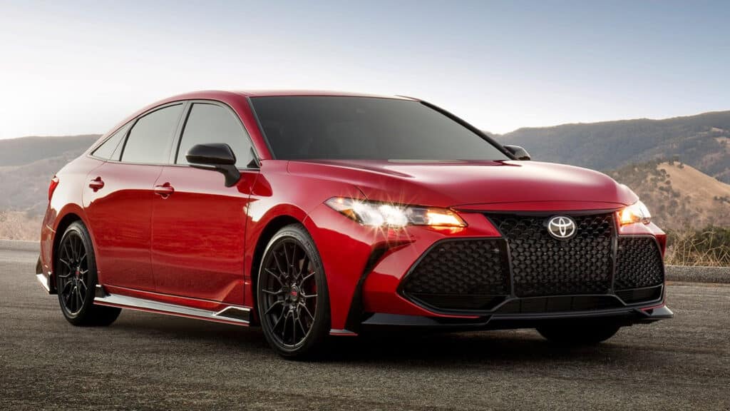 Toyota Avalon последней генерации стоит как «китаец», но проезжает 400 тыс. км