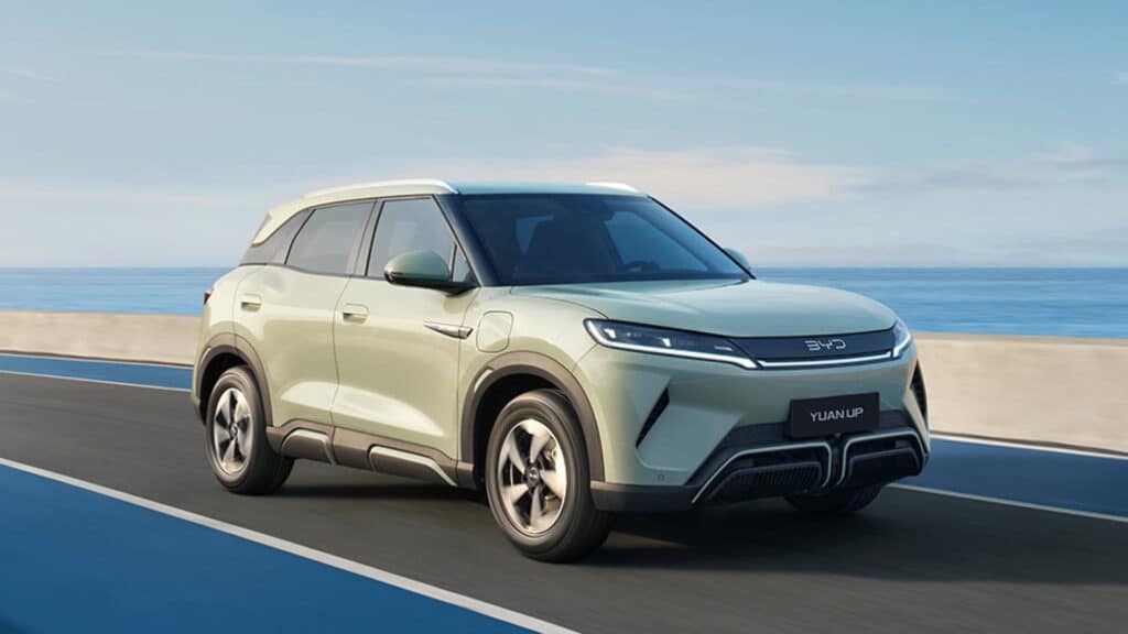 BYD выпустила новую, более дешевую версию Yuan UP
