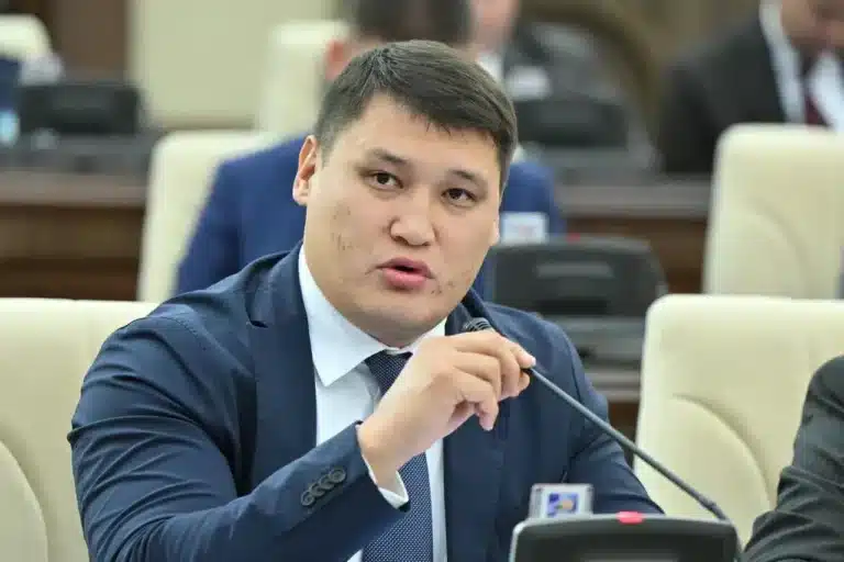 Руслан Берденов кабинетінде ұсталған шенеунікке қатысты мәлімдеме жасады