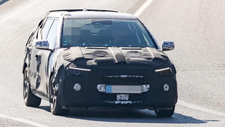 Hyundai готовит новое поколение компактного хэтчбека i20