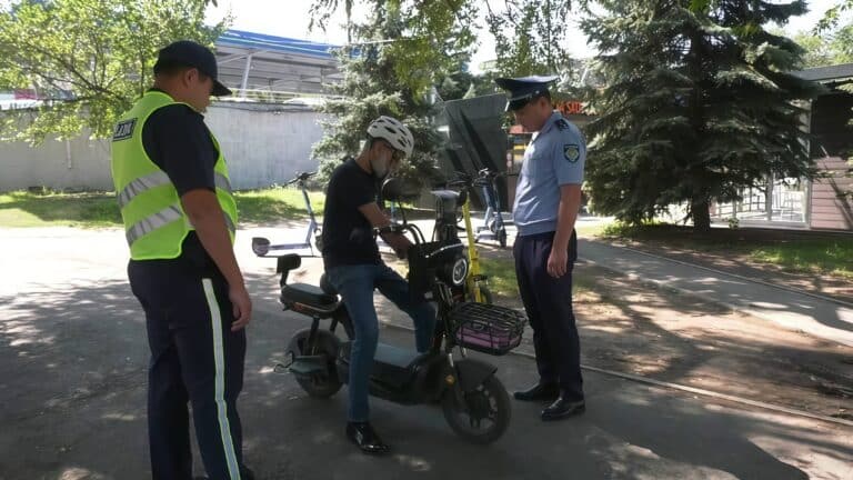 Важное заявление по электровелосипедам сделала полиция Алматы