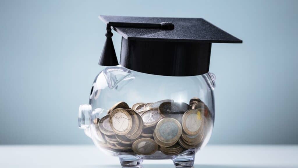 Оқуға түсірем деп бірнеше адамды алдаған күдікті ұсталды