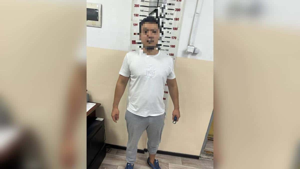 Жалған билет сатқаны үшін ұсталған күдікті / фото: polisia.kz