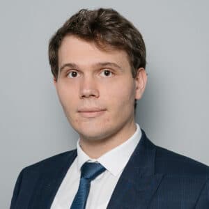 Роман Попов