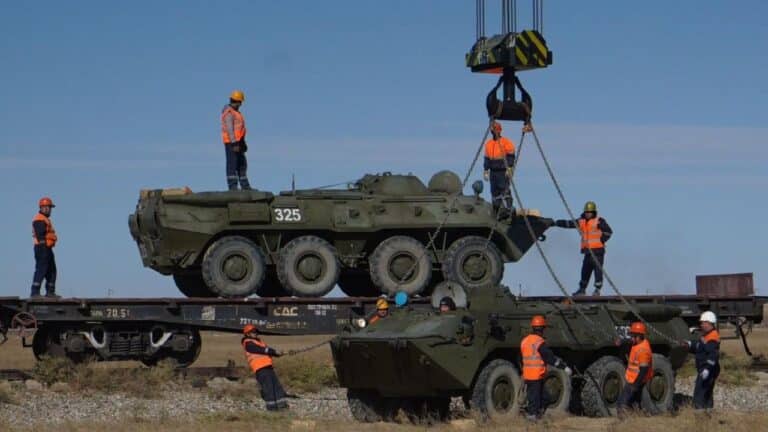 В акимате объяснили появление военной техники на территории Карагандинской области