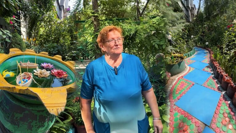 Сказочный палисадник во дворе многоэтажки создала алматинка