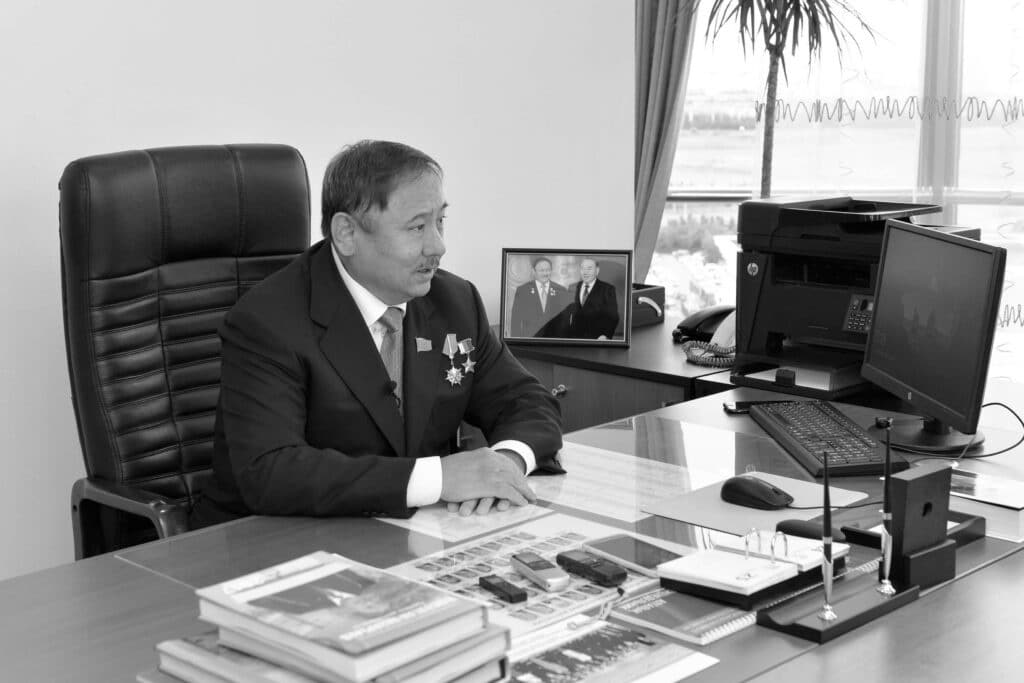 На 75-м году жизни умер космонавт Талгат Мусабаев