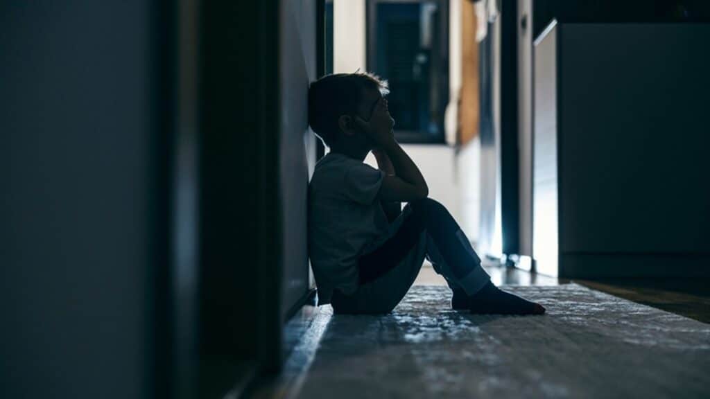 Мүгедек балаға зорлық көрсеткен күдікті Ресейден Қазақстанға жеткізілді