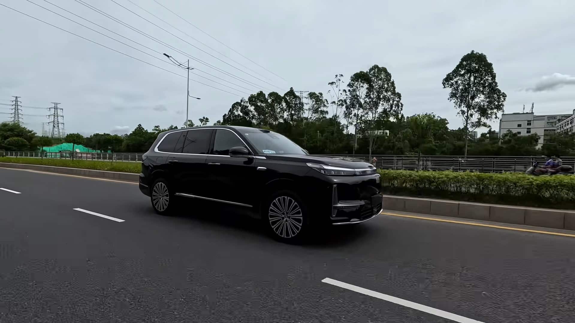 новый Geely Galaxy M9
