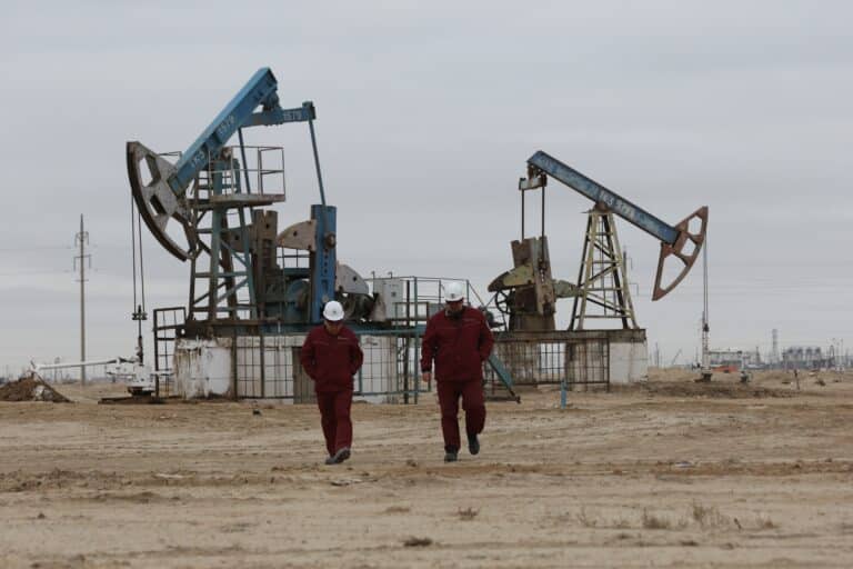 Казахстан потерял $2,8 млрд экспортной выручки из-за подешевевшей нефти