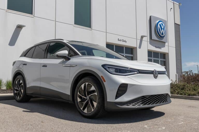 Volkswagen Touareg моделін өндірістен шығарып, премиум сегмент үшін таласуды тоқтатты
