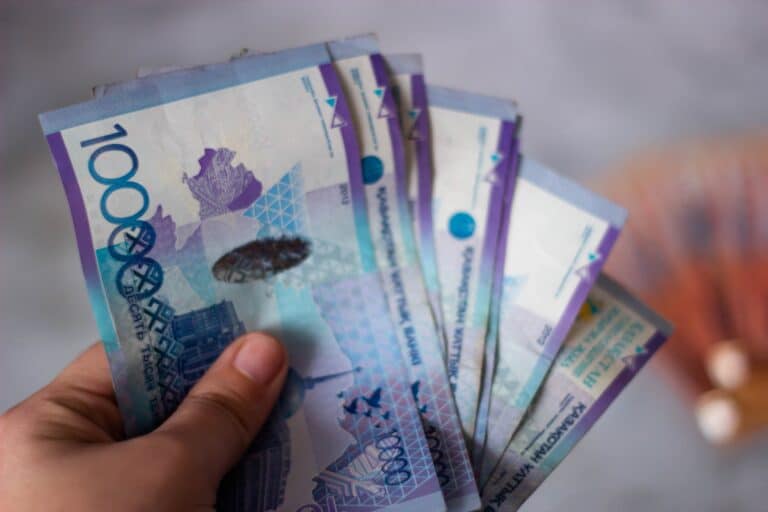 В Астане мошенница обещала за деньги переводить студентов на грант