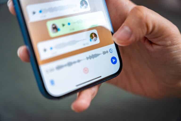 Подростки из Житикары продавали мошенникам WhatsApp-аккаунты