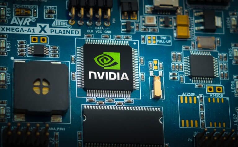 Главное к утру: отчет Nvidia, ралли китайских акций, угроза рецессии во Франции