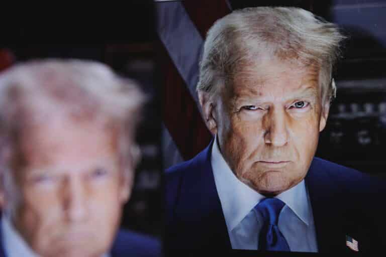 Главное к утру: риск стагфляции в США, Трамп vs Intel, падение спроса на трежерис