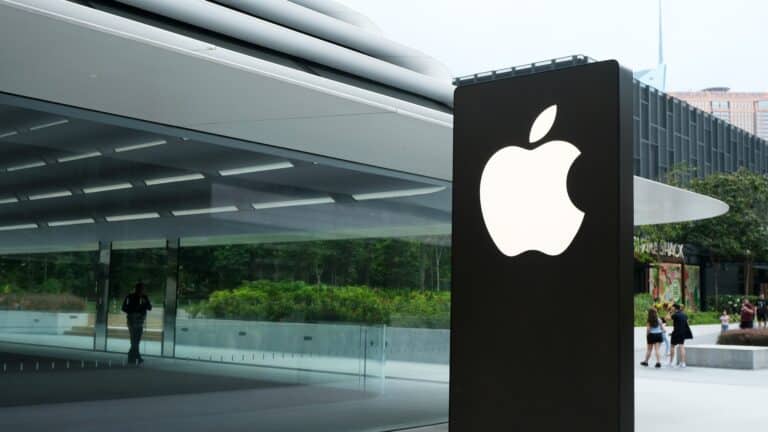 Главное к утру: прогнозы по доллару, оценка OpenAI, Трамп vs Apple