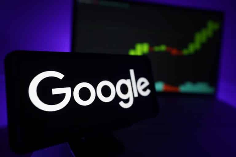 Главное к утру: протоколы ФРС, стейблкоин на юань, новинки Google
