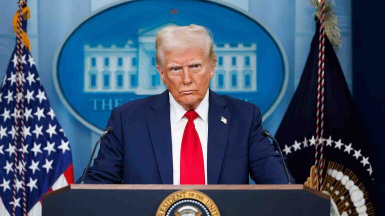 Трамп: Қытай Ресейді қолдауын тоқтатпаса, қайталама санцияға ілігуі мүмкін