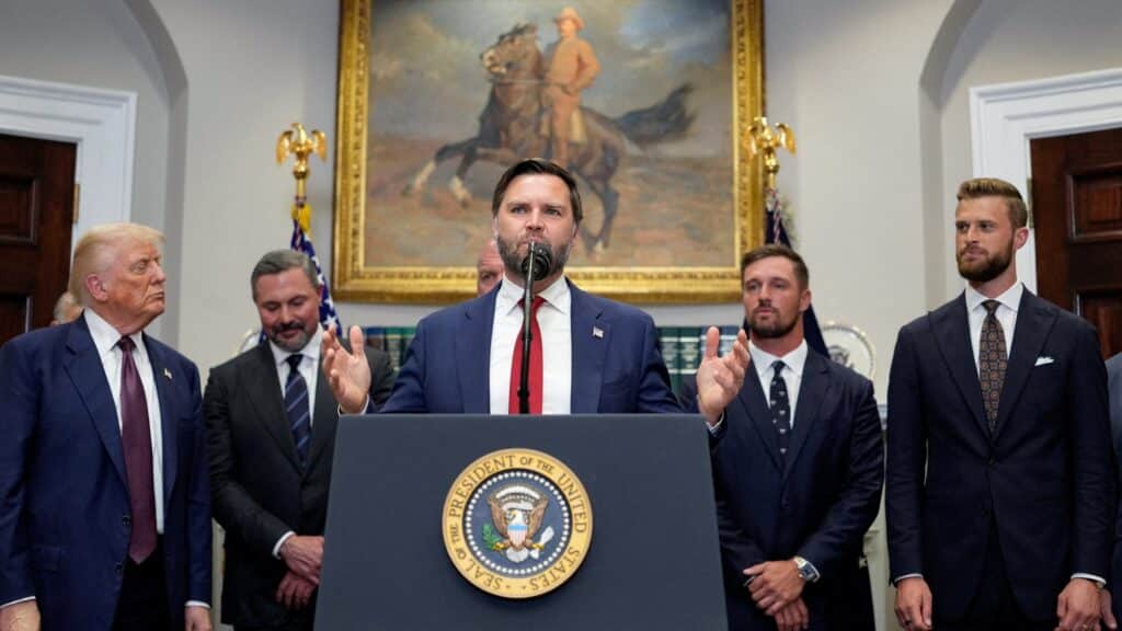 Дональд Трамп ізбасары кім екенін айтты