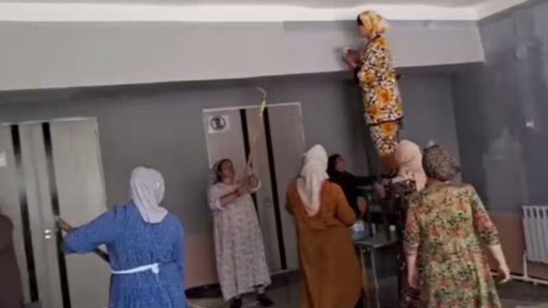 Мұғалімдерді жөндеу жұмыстарына жеккен директор қызметінен қуылды
