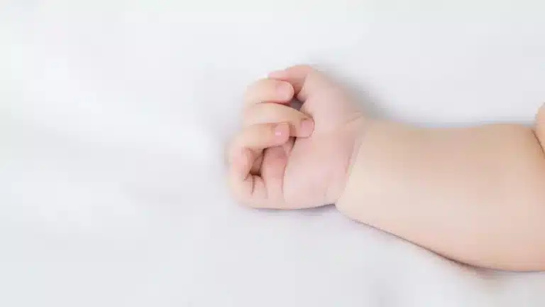 Оралда қоқыс жәшігінен сәбидің мәйіті табылды