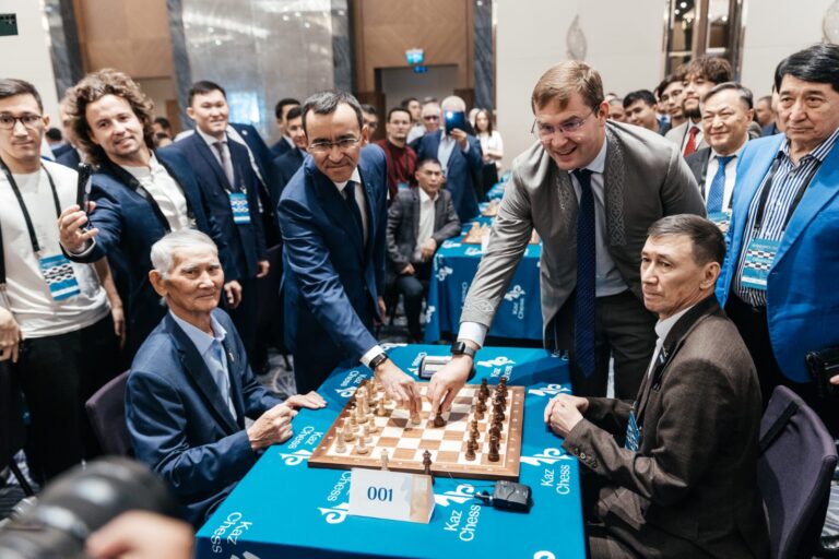 Тимур Турлов пен Мәулен Әшімбаев Senat Open шахмат турнирінің финалын ашты