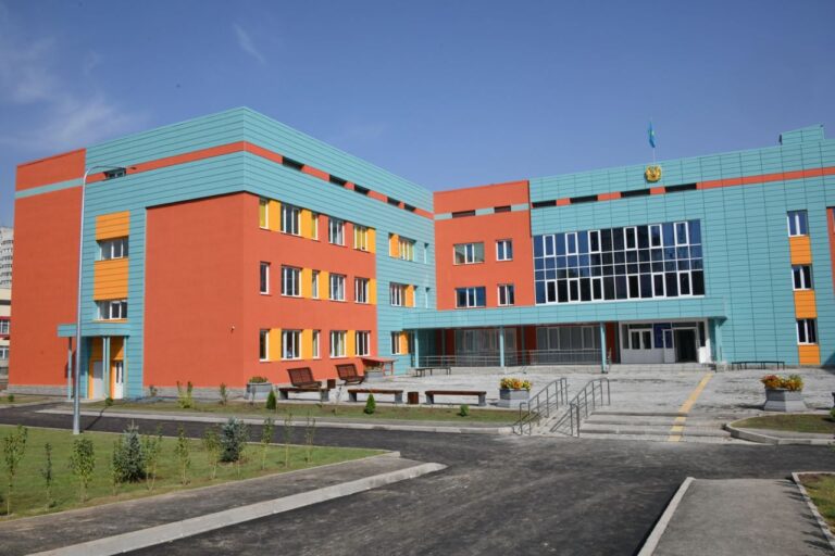 Алматыда қыркүйек айында 22 мың орындық 12 мектеп ашылады