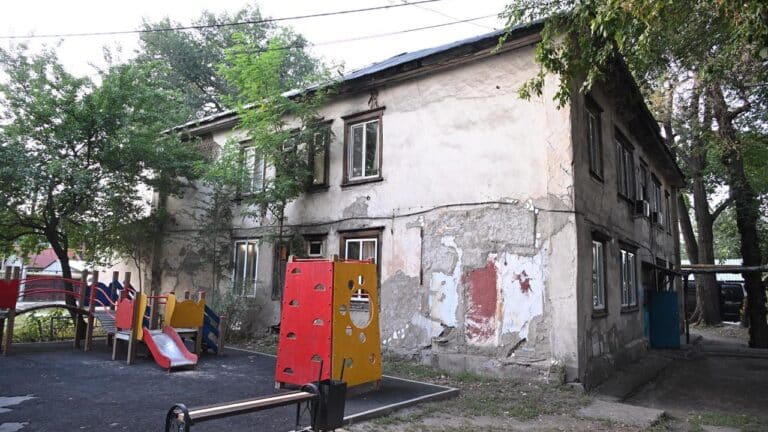 Сүрілетін ескі үйлердің тұрғындары баспанасыз қалмайды – Алматы әкімі