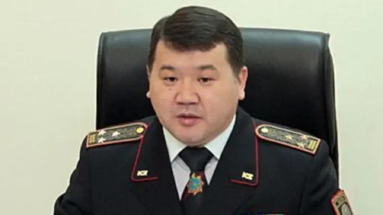 Экс-главный транспортный прокурор Казахстана Максат Дуйсенов объявлен в розыск