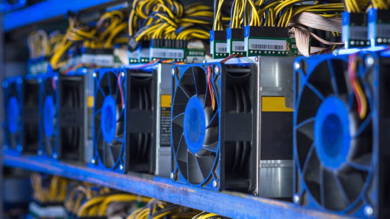 Казахстан увеличил сбор налогов от цифрового майнинга почти на 43%
