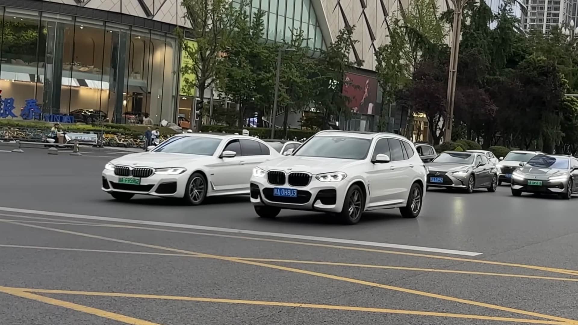 авто в Китае, на чем ездят китайцы, чэнду Китай, автомобили в Китае