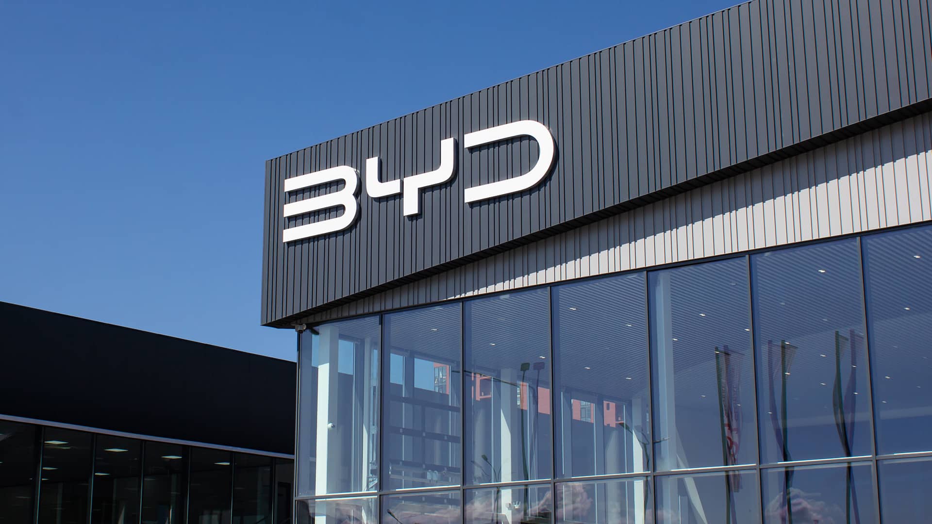 новый BYD Seal 06 DM-i,универсал бивайди