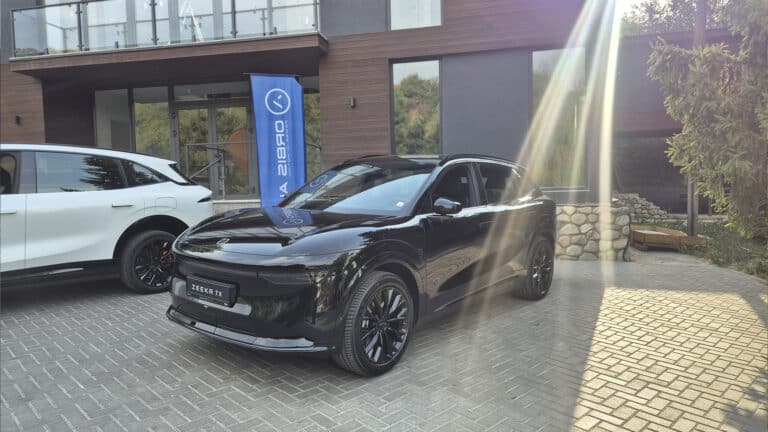 В Алматы стартовали продажи первого электрокроссовера ZEEKR