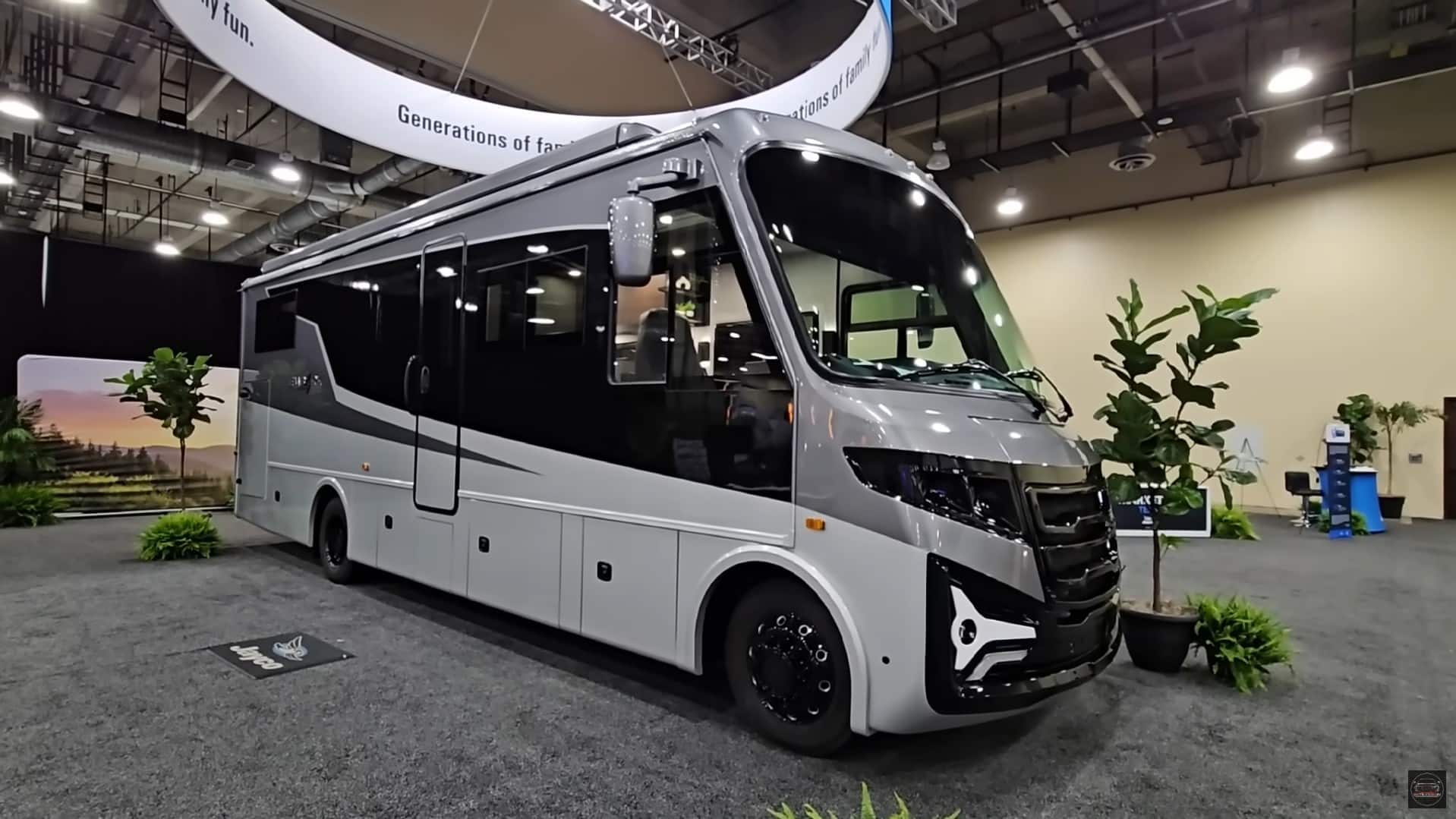 автодом электромобиль, гибридный дом на колесах на электротяге, электродвигатель