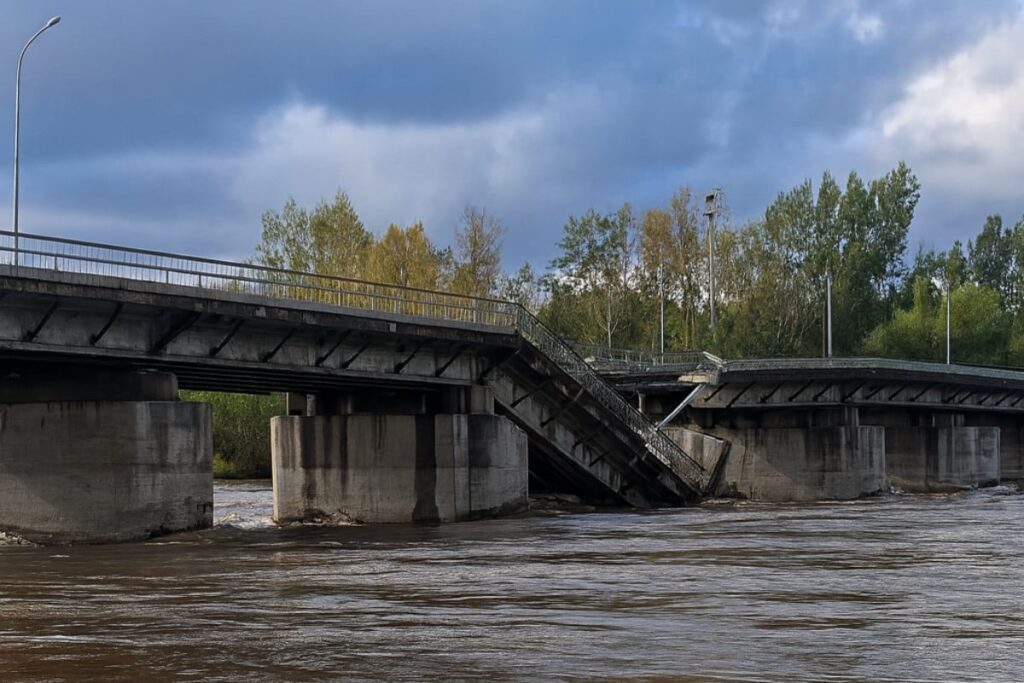 Өскеменде құлаған көпірді мердігер қалпына келтіруі мүмкін