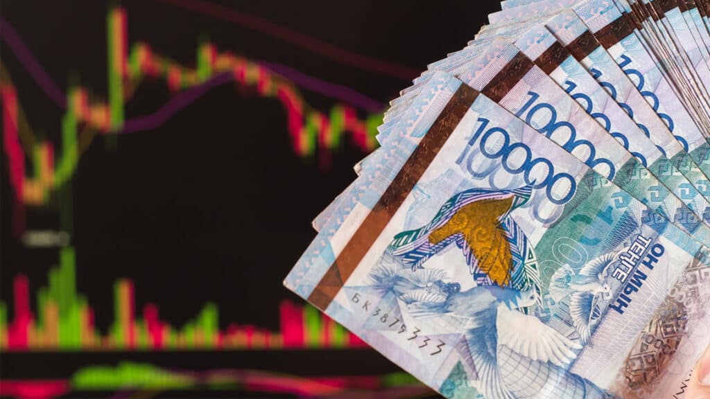 Тенге опустился до исторического минимума по итогам торгов