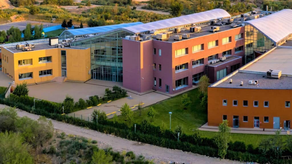 Принадлежащая богатым казахстанцам школа Haileybury Almaty умножила прибыль в 25 раз