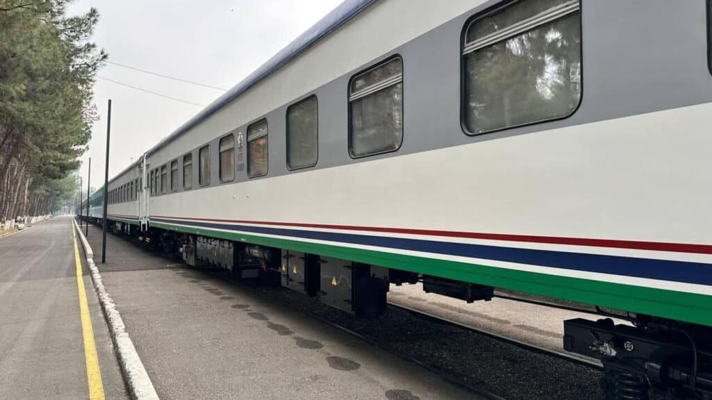 Казахстан конфисковал десятки тысяч долларов у узбеков, возвращавшихся из России