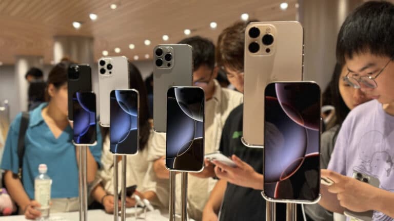 iPhone 15 и 16 дешевеют в Казахстане перед выходом новой модели