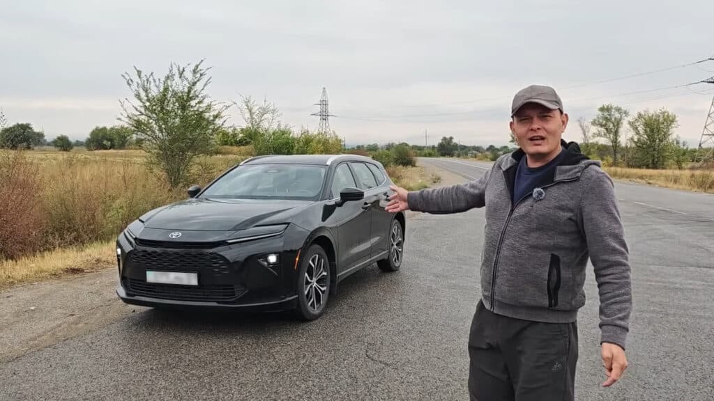 Единственная Toyota Crown Signia в Казахстане попала на обзор блогера