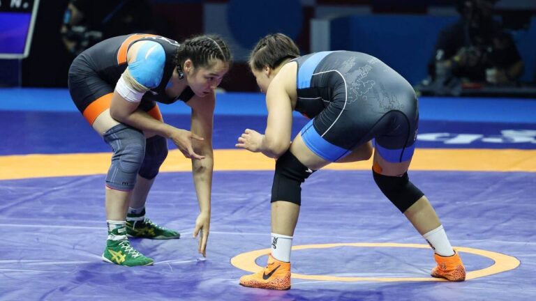 Женская сборная Казахстана провалилась на чемпионате мира по борьбе в Хорватии